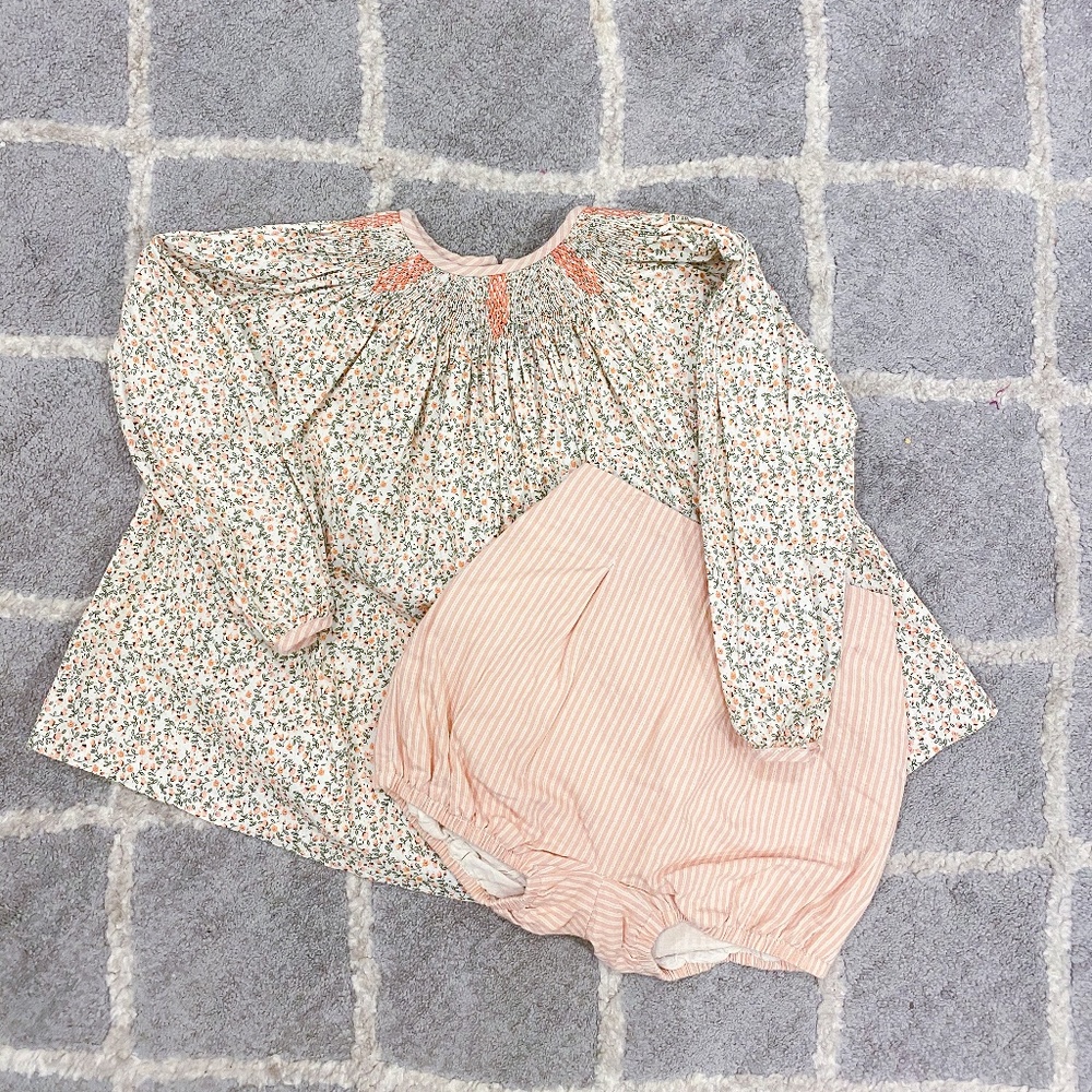 Dondolo NWOT Smocked Set
